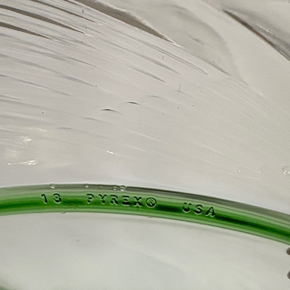 Pyrex Festiva Swirl Light Green Glass Dinner Plates Set of 4 - Picture 4 of 6